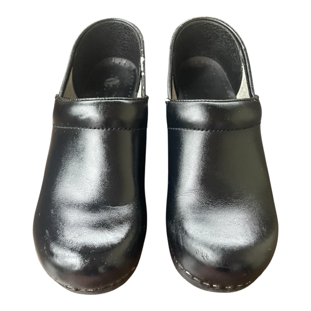 DANSKO MATTE BLACK LEATHER PROFESSIONAL HEALTHCARE SLIP ON CLOGS SZ 39 (8.5-9) - Picture 3 of 9
